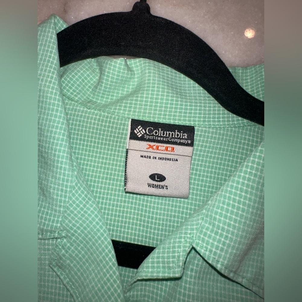 EUC Size Large Columbia Women's Green Button-Up Top‎ - Picture 5 of 8